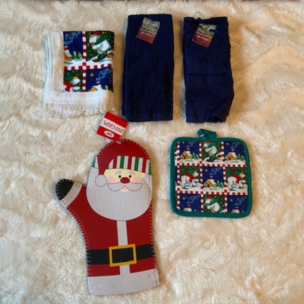 Christmas Holiday Towels, Pot Holder and One Santa Oven Mitt Holiday Decor